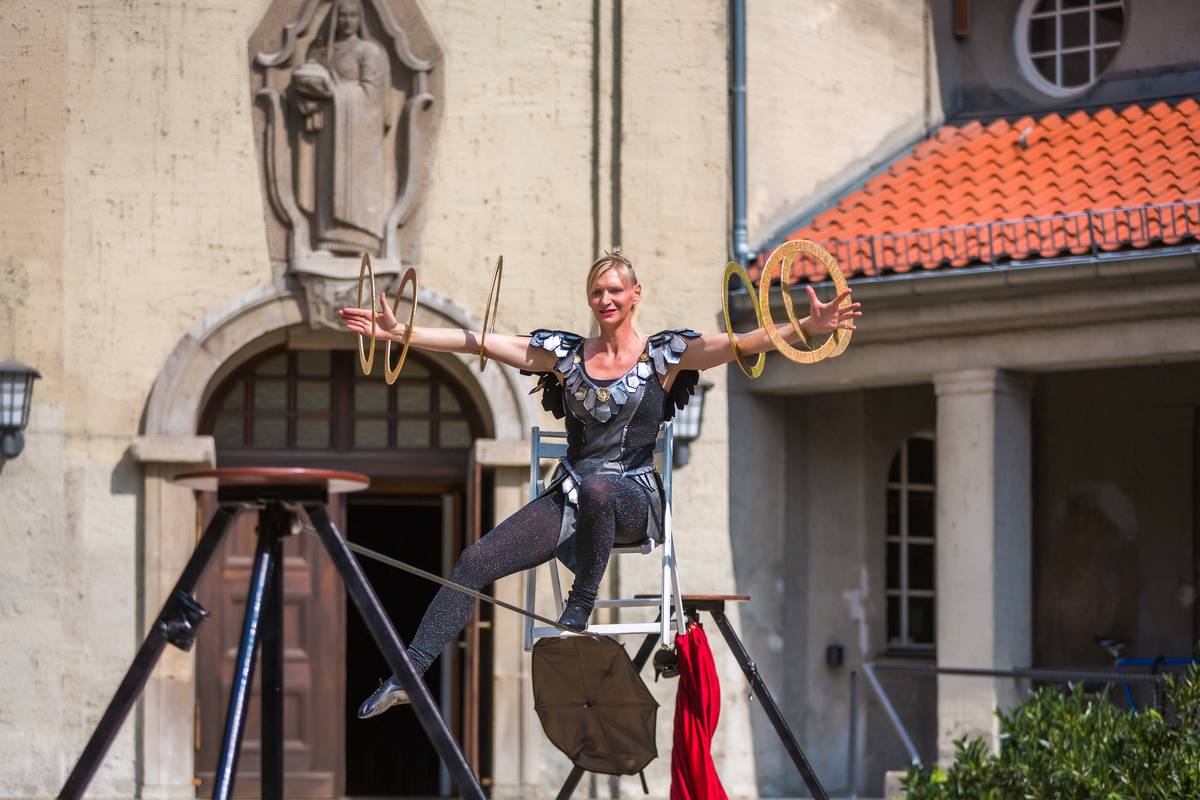 Mariann Engels | Seilartistik | Programm 'Mittelaltershow Lady Mariann'